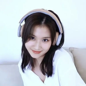 Meet your Posher, Yari